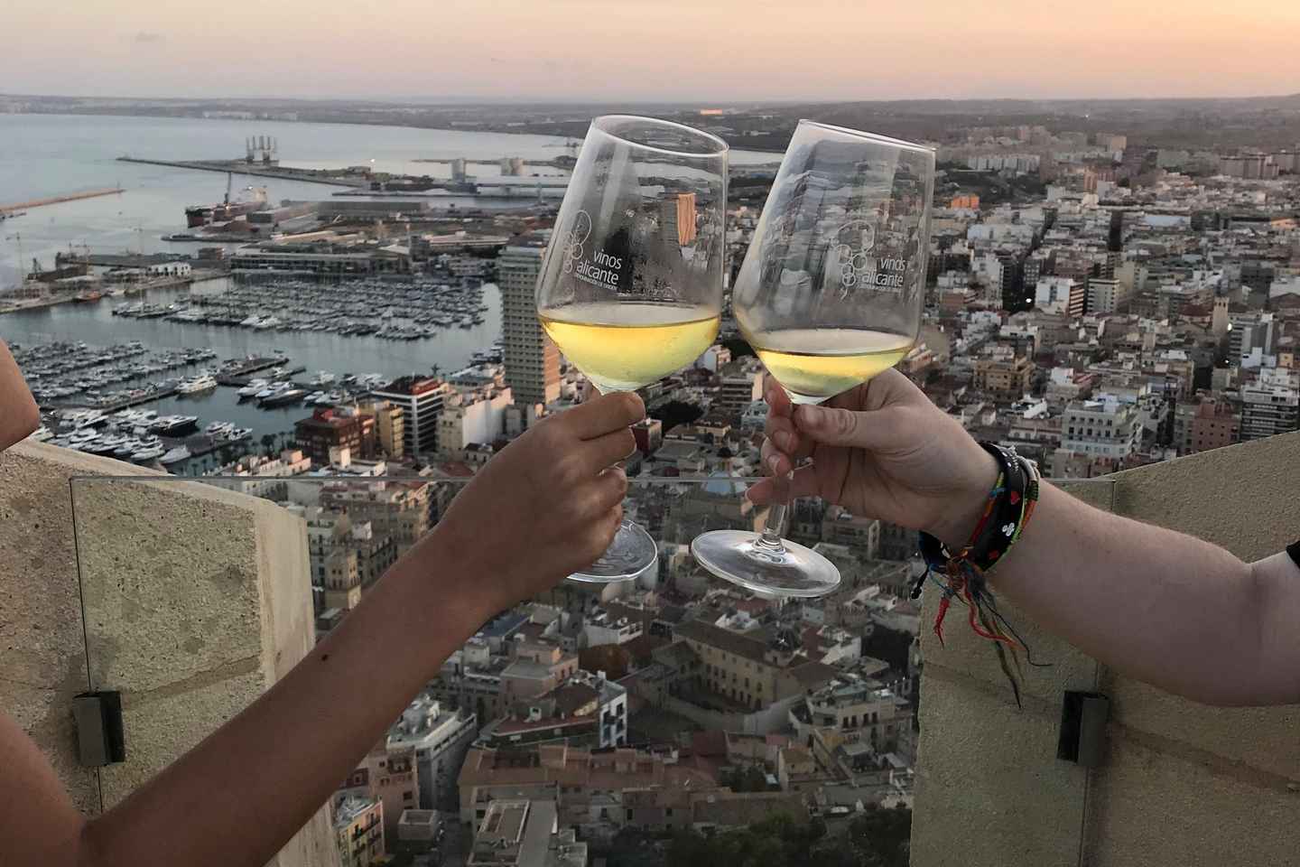 Alicante: Santa Bárbara Castle Wine Tasting & Tapas