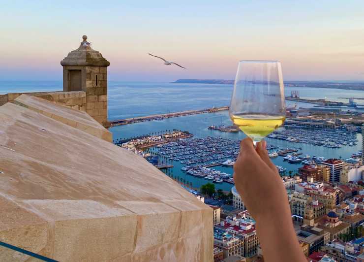 Alicante: degustazione di vini del Castello di Santa Bárbara con salumi
