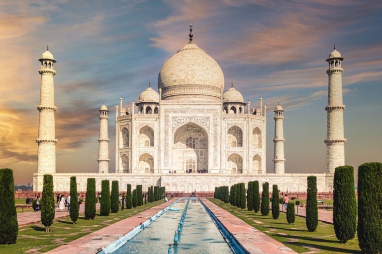 Visita nocturna al Taj Mahal en coche desde Delhi