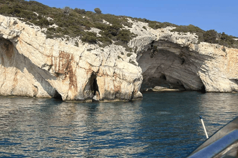 Zante: Crucero por la isla y las tortugas en EuroskyNaufragio Cuevas Azules e Isla de las Tortugas Cuevas Ceri