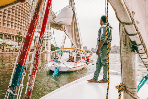 Melhor passeio de Felucca no Nilo com o Khan El Khalili BazaarPasseio de Felucca no Nilo com atividades noturnas no Cairo