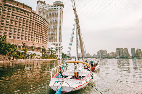 Melhor passeio de Felucca no Nilo com o Khan El Khalili BazaarPasseio de Felucca no Nilo com atividades noturnas no Cairo