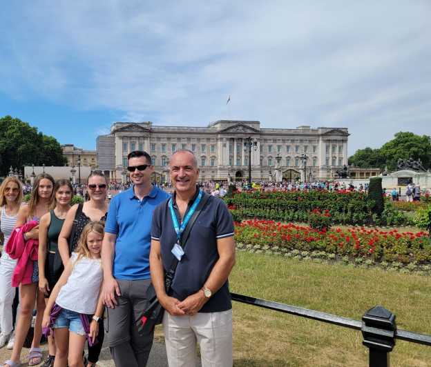 London: Royal Walking Tour and Buckingham Palace Audio Tour