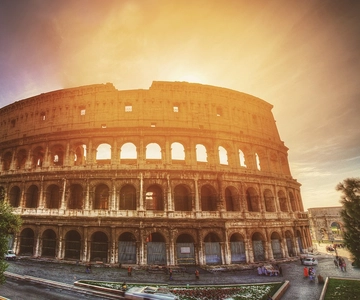 Colosseum Arena Twilight Tour & Imperial Forum Visit