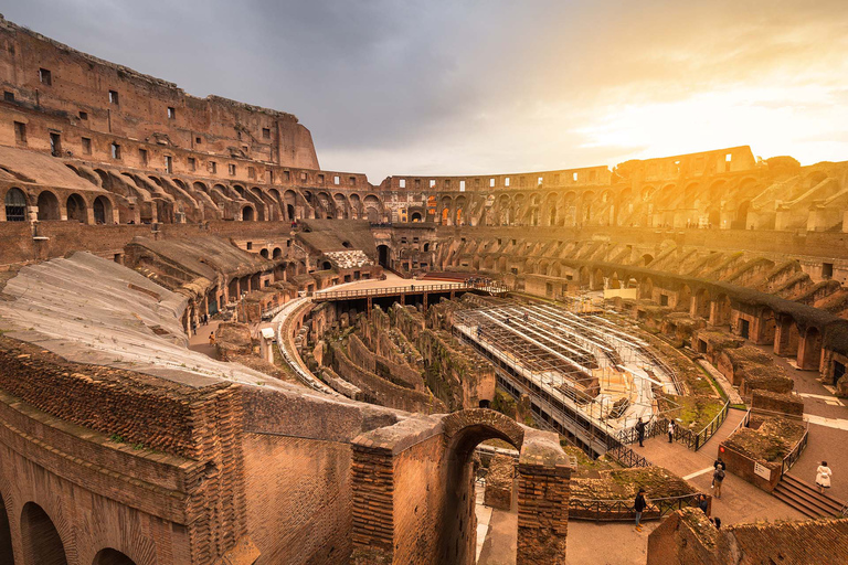 Rzym: Colosseum Floor Twilight Tour i wizyta w Imperial ForumRzym: Koloseum Arena Twilight Tour i wizyta na Forum Cesarskim