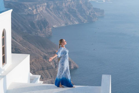 Santorini: Photoshoot in most scenic Imerovigli spots Premium (50 Photos)