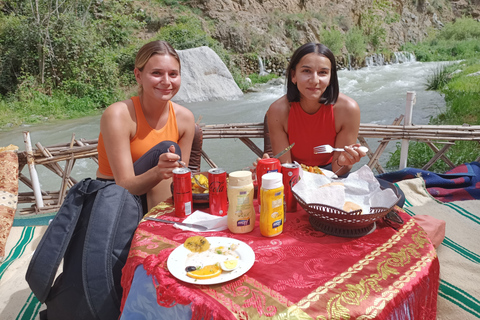 De Marrakech: Excursão de um dia ao Vale do Ourika e às Montanhas Atlas