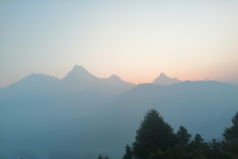 2 nuits et 3 jours de randonnée sur la colline de Poon au départ de Pokhara