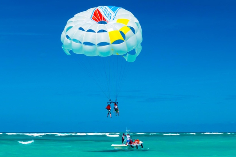 Depuis EL Gouna : Parachute ascensionnel, jet boat, sports nautiques et transfert
