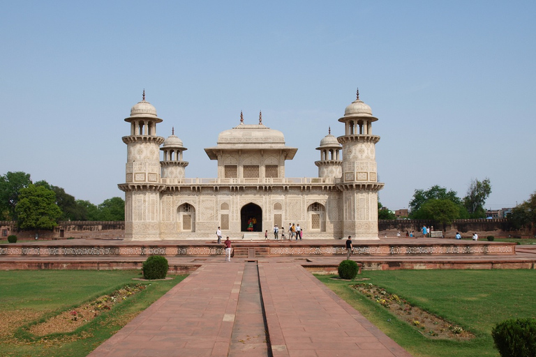 Desde Delhi : Visita al Fuerte Rojo y Taj Mahal al AmanecerExcursión con Entrada , Sólo Coche y Guía