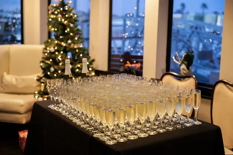 Marina Del Rey: Christmas Day Buffet Brunch or Dinner Cruise