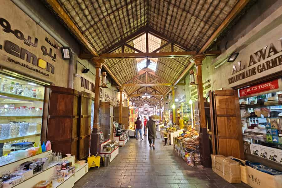 Dubai: Die 15 wichtigsten Sightseeingtouren durch Dubai in einem SUV/VAN. Foto: GetYourGuide Dubai: Die 15 wichtigsten Sightseeingtouren durch Dubai in einem SUV/VAN. Foto: GetYourGuide