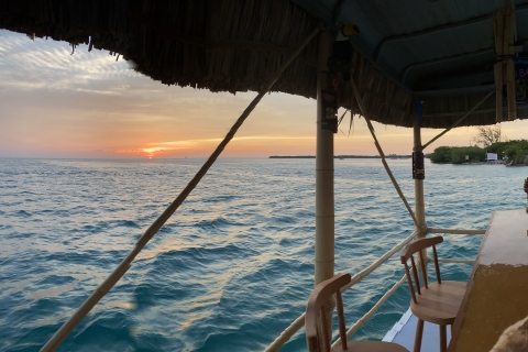Caye Caulker : Croisières sur ponton au Tiki BarCroisière Tiki Bar au coucher du soleil