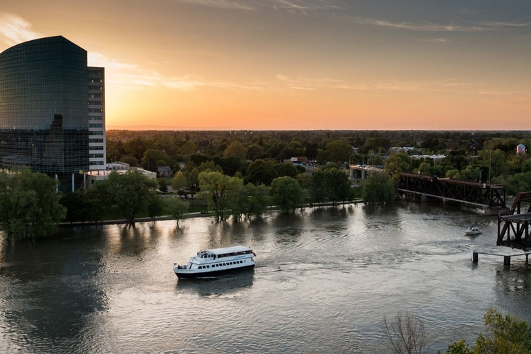 Sacramento: New Year's Eve Rock the Yacht Cruise