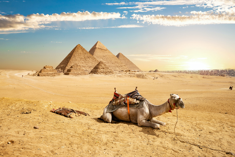 Cairo: Giza Pyramids, Memphis, Saqqara Private Tour &amp; Lunch