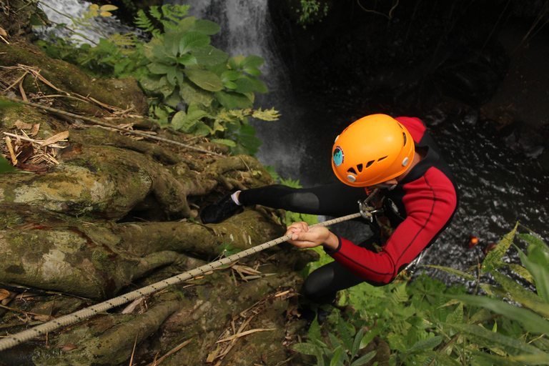 Canyoning em Bali: Golden Twin Canyon