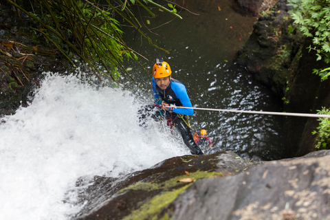 Bali Canyoning : Canyon du jumeau d'orBali Canyoning : Canyon Golden Twin