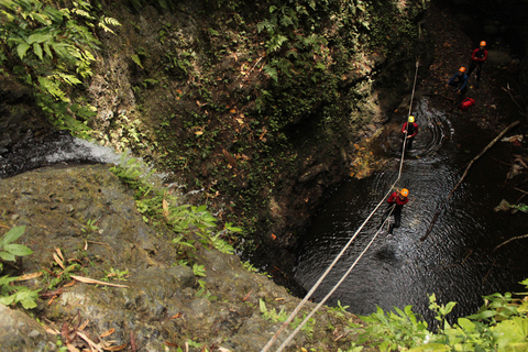 Bali Canyoning : Canyon du jumeau d'orBali Canyoning : Canyon Golden Twin