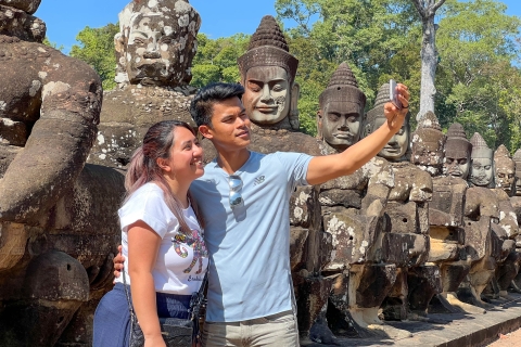 Siem Reap: 2-Day Angkor Wat and Banteay Srei Temple Tour