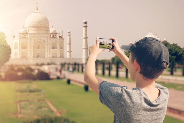 Vanuit Delhi: Private Sunrise Taj Mahal TourTour met alleen auto en gids