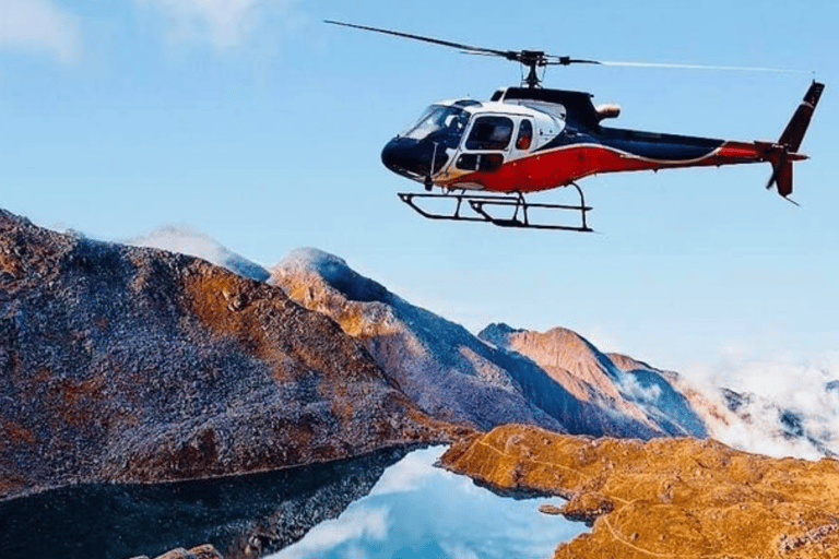 Depuis Katmandou : excursion en hélicoptère dans l'Himalaya (Gosaikunda)