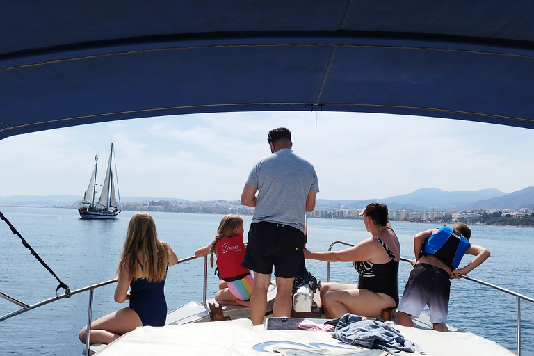 Estepona : Excursion en bateau à la recherche de dauphins avec boissons et collations