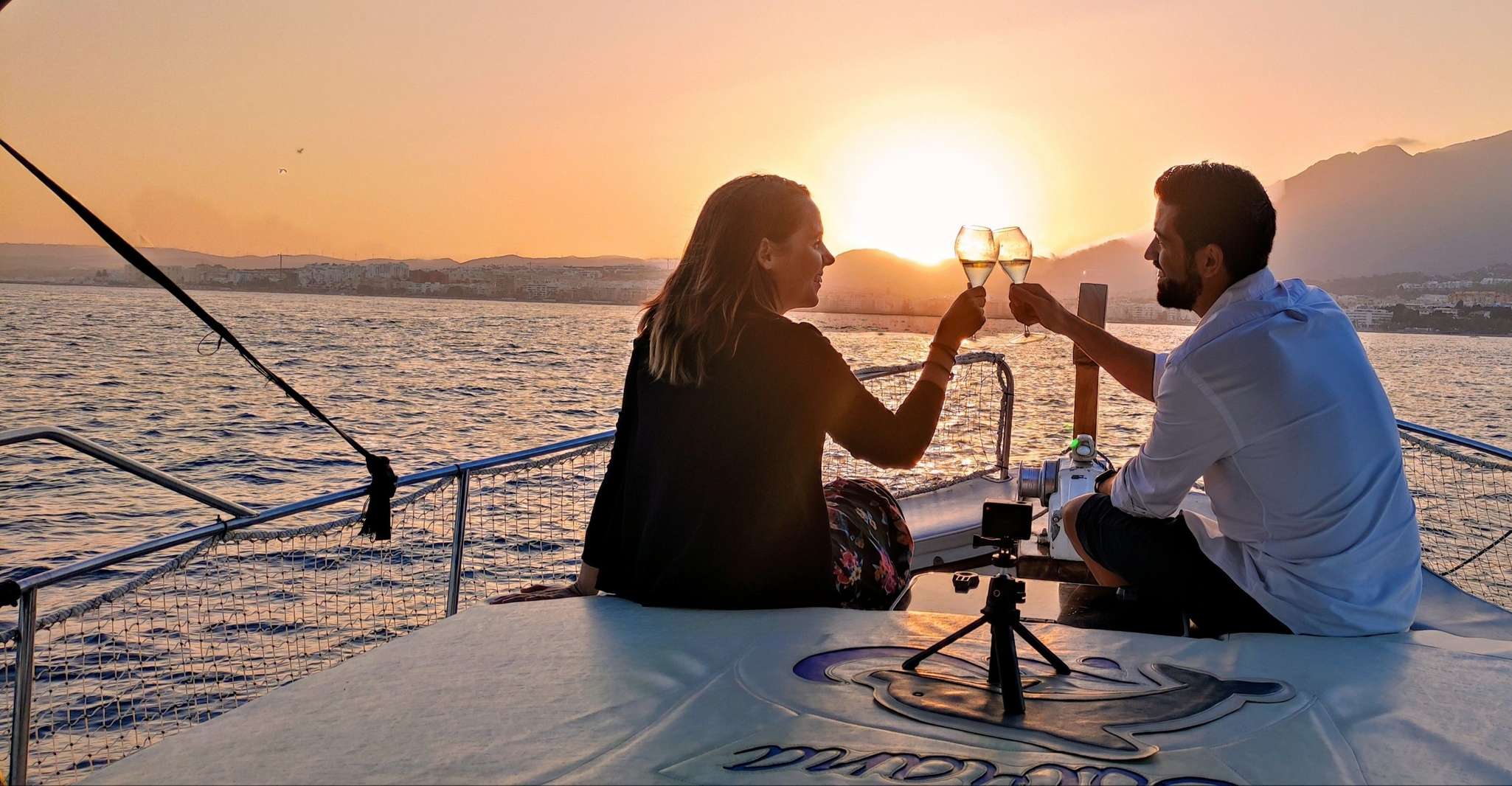 Estepona, Sunset voyage en bateau & Cava & Tapa - Hizvo