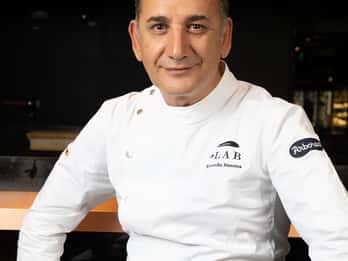 Catania: Market Tour and Cooking Class with Chef Riccardo