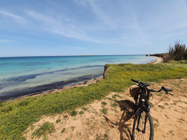 Visit Brindisi: By Bike in the Nature with Swimming & Aperitif in Brindisi