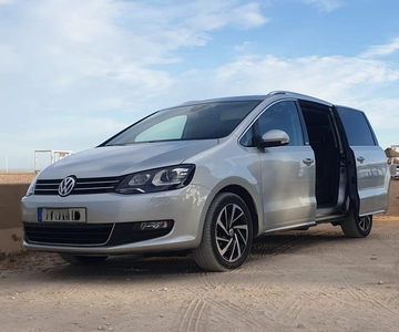Faro Airport: Private Transfer to Ferragudo & Sagres