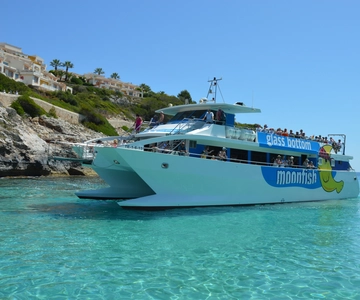 Mallorca: Catamarã com fundo de vidro ao longo da costa leste