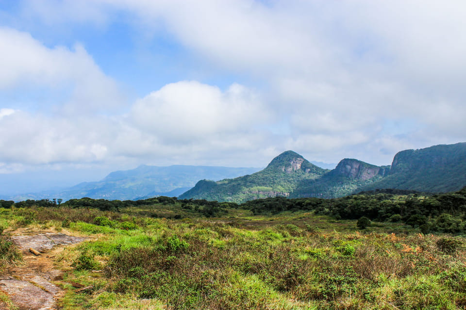 Hiking World's End: Sri Lanka's Overlooked Scenic Gem - Exploring Kiwis