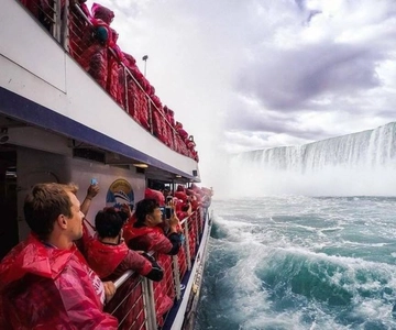 Mississauga: Niagara Falls dagtocht met boot en lunch