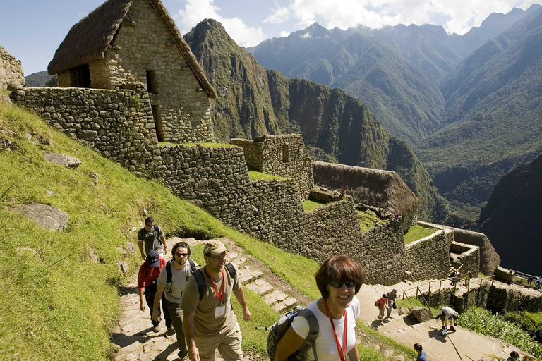 Desde Cusco: Machu Picchu + montaña 7 colores 2 Días 1 NocheMachu picchu fantástico + montaña 7 colores 2 Días 1 Noche