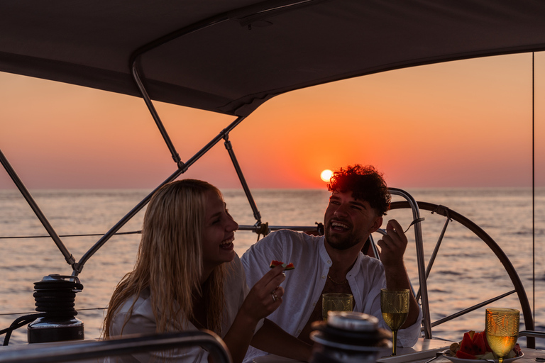 Heraklion: Sunset Zeilcruise Dia Eiland met SnorkelenEendaagse Zeilgroep met Trefpunt