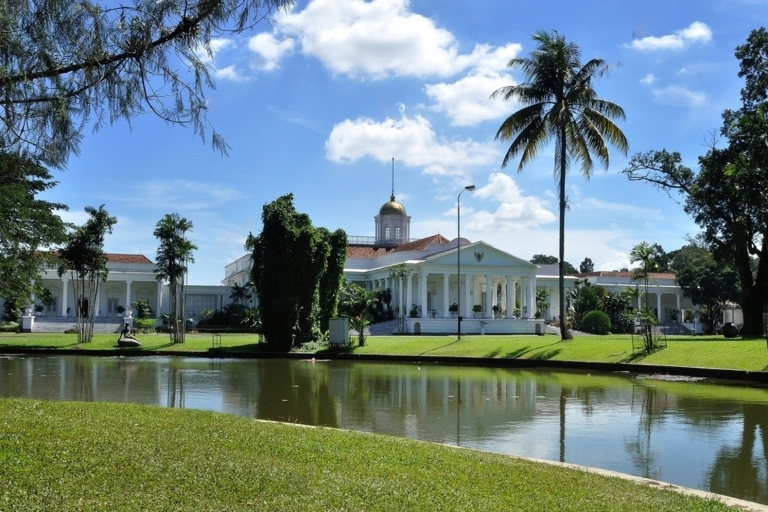 Vanuit Jakarta: Bogor Botanical Gardens, met alle artiesten