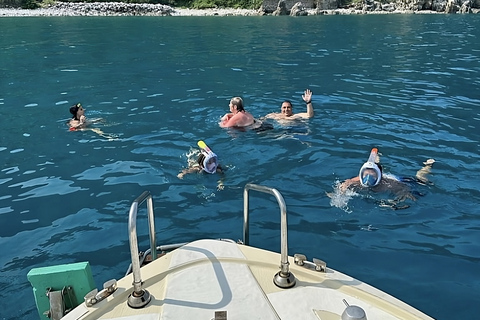 Scilla in Barca-Costa Viola tour: Caves-Cala Janculla