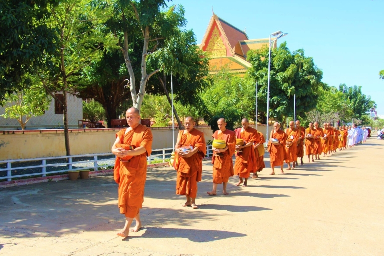 Visite privée de la montagne Oudong et du Phnom Baset depuis Phnom PenhVisite privée de la montagne Oudong et du Phnom Baset au départ de Phnom Penh