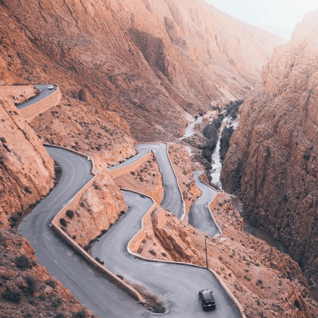 Au départ de Marrakech : Circuit de 4 jours dans le désert du Sahara de Merzouga - dromadaire