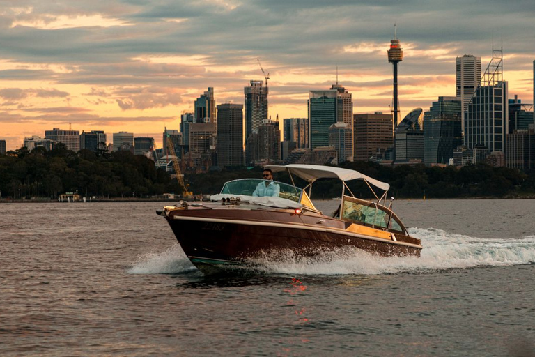 Sydney : Croisière de nuit privée avec vin