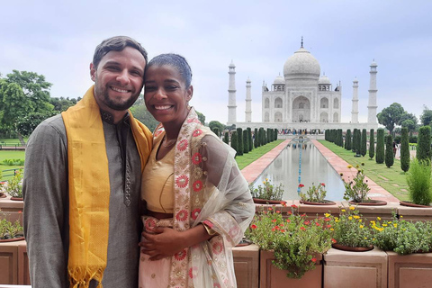 Depuis Delhi : visite privée du Taj Mahal au lever du soleil et d'Agra en voiture