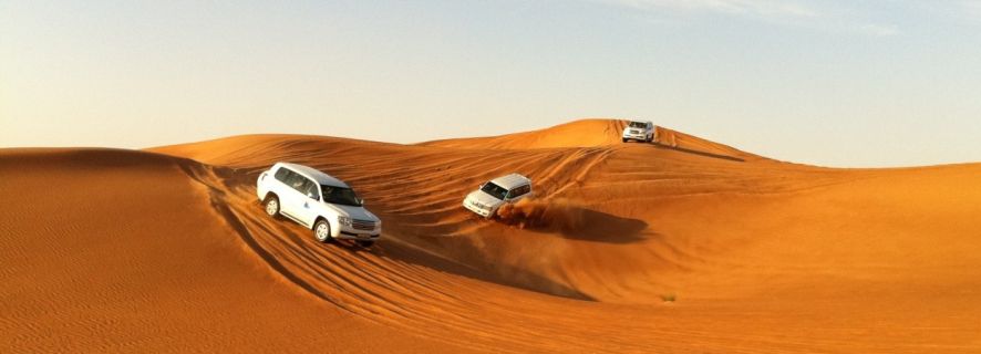 Abendliches Wüsten-Dünen-Bashing mit einem 4*4 Fahrzeug