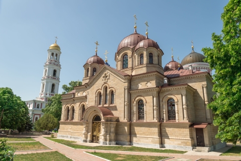 de la Moldavie : Transnistrie, monastère de Bender Curchi en voiture
