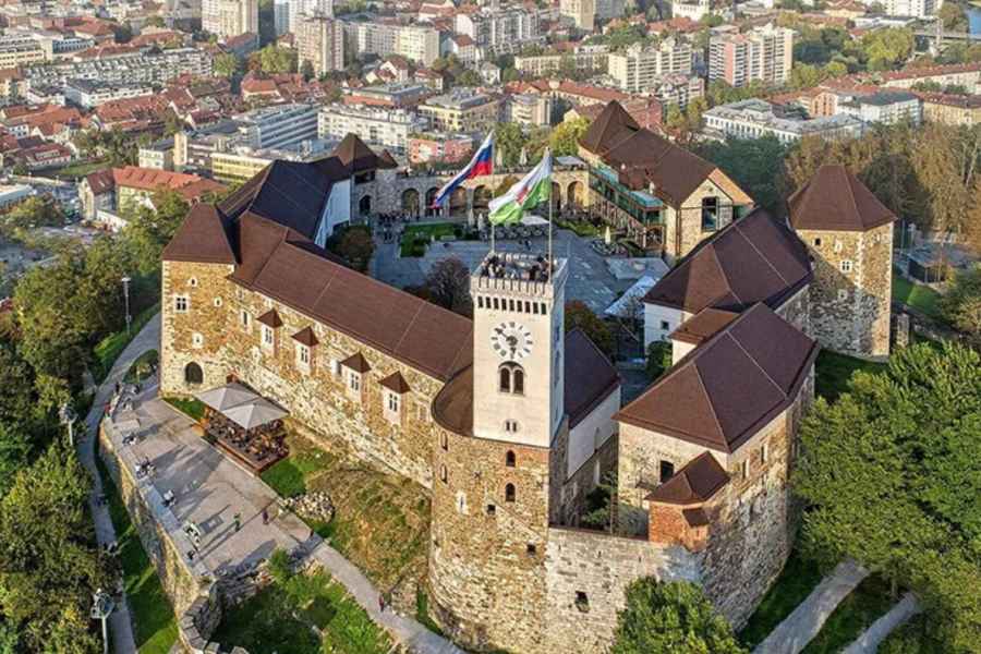 Ljubljana: Eintrittskarte für die Burg mit optionaler Fahrt mit der Standseilbahn