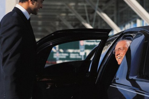 Canada Place Cruise Ship Terminal zum Flughafen Vancouver YVRLuxuslimousine (2 Personen, 2 Taschen)