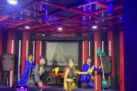 Private Combo Bollywood Studio Tour & Kanheri Cave Tour