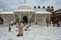 Libro Guía turística oficial para Fatehpur Sikri. - Housity