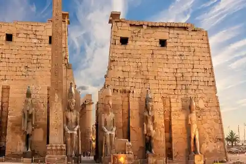 Au départ d'Hurghada : 1 nuit à Louxor, montgolfière, transfert