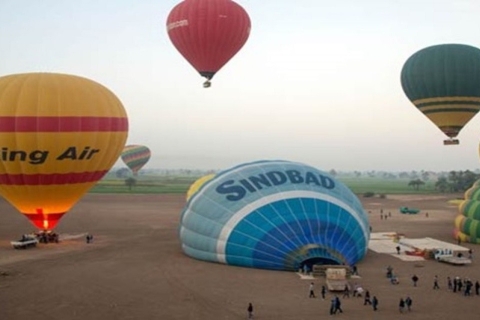 From Hurghada: 1-Night Luxor Tour, Hot Air Balloon, Transfer