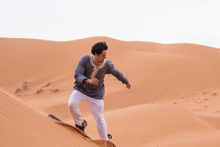 Da Ouarzazate a Marrakech: tour nel deserto di 3 giorni con Camel TrekCampo nel deserto standard